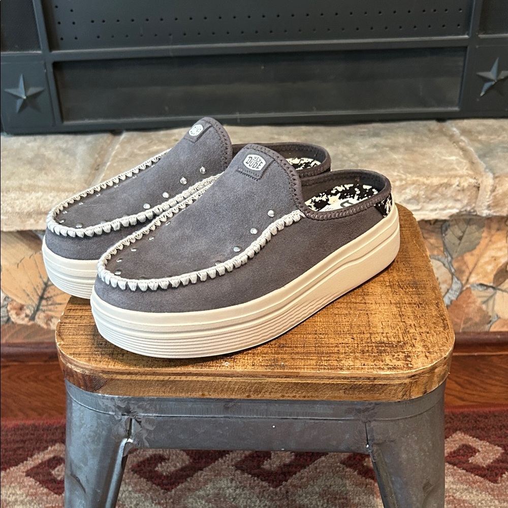 NWT. Hey Dude Austin Lift. Size 7